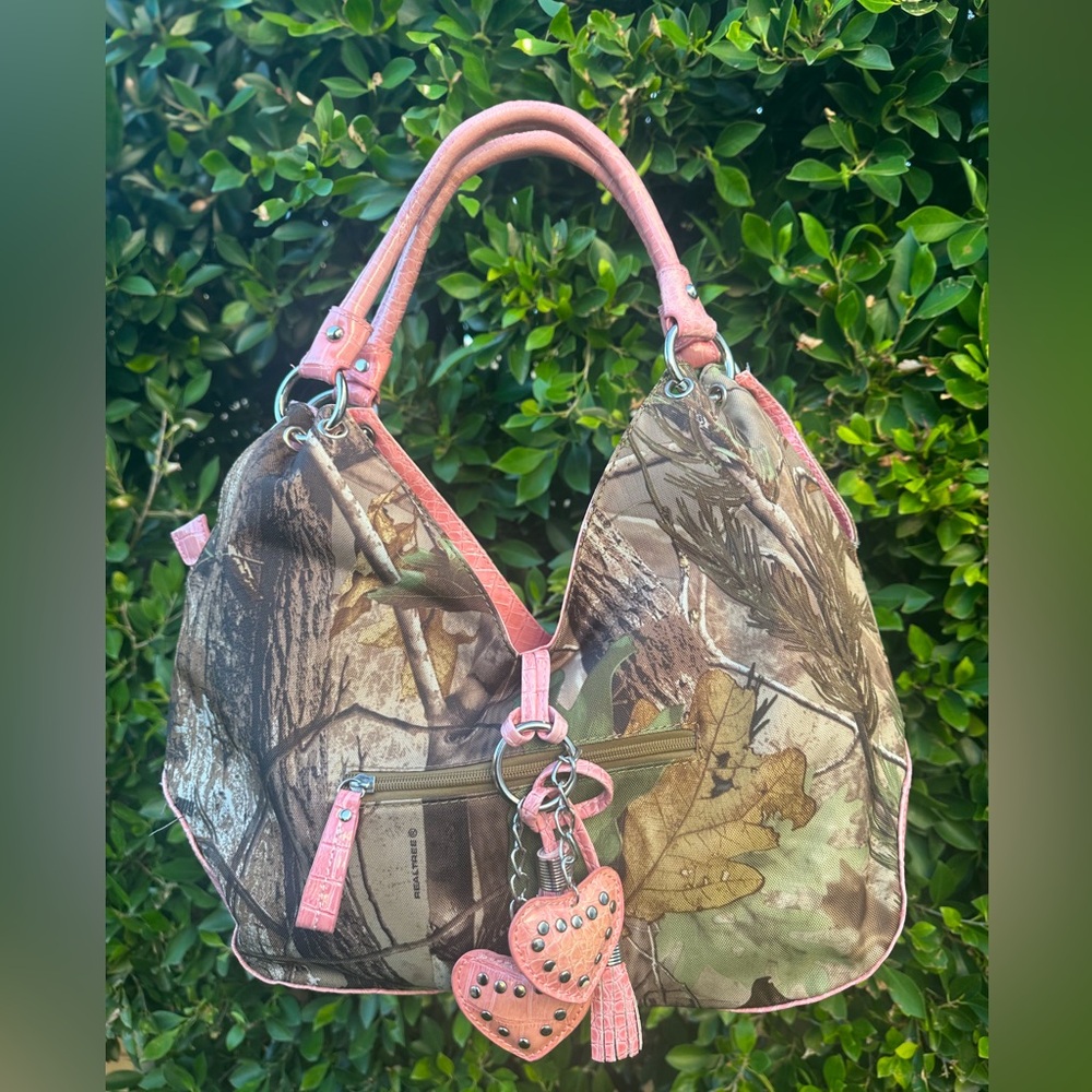 Women’s Real Tree Vintage Y2K Country Studded Heart  Camouflage Shoulder Purse
